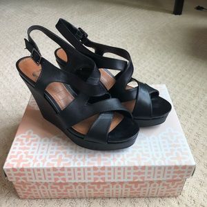 Women wedge shoe